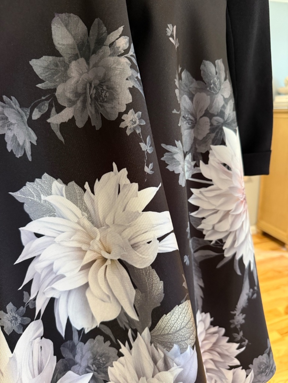 Ted Baker Floral Long Sleeve Midi Dress - Picture 5 of 7